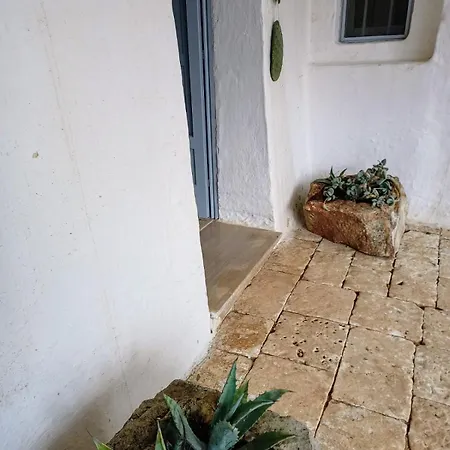 Trullo Nonno Marco 2.0 * Cisternino